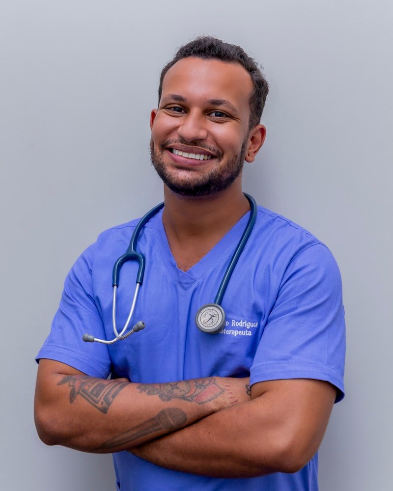 Retrato del Dr. Ernesto Cañas Rivera, internista